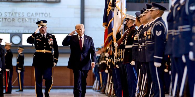 Trump congela ayuda para Colombia y otros países