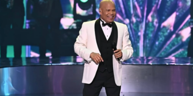 Video de cuando techo de una discoteca cae sobre artista Rubby Pérez en República Dominicana