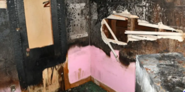 Hombre estuvo encerrado por 20 años en una habitación: padre y madrastra lo secuestraron