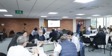 “Por cada $100 que recibió el sistema de salud por UPC, se gastó $109”, según las EPS