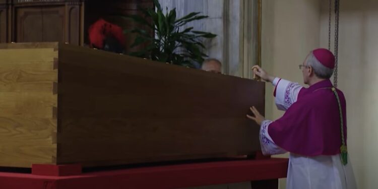Así fue el sepelio del papa Francisco: ya descansa en paz, en su entrañable Basílica Santa María la Mayor