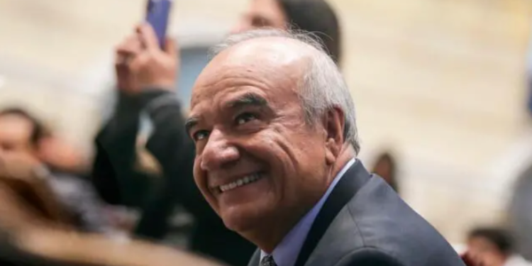 Héctor Carvajal, exabogado de Petro, fue elegido magistrado de la Corte Constitucional