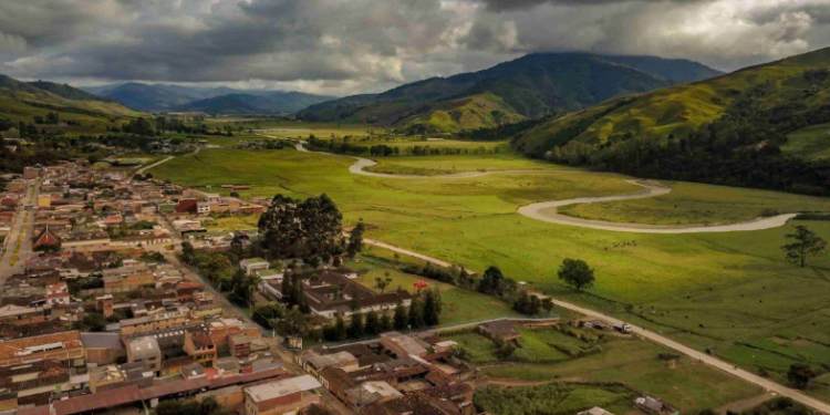 Niña murió calcinada tras misterioso incendio en Urrao: hermanito lucha por su vida