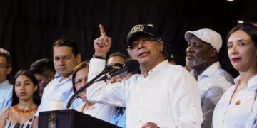 Petro derogará el decretazo, pero se reafirma en la constituyente