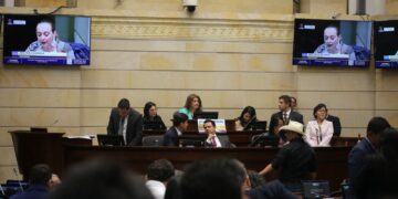 Bancada del Centro Democrático se retiró de la plenaria del Senado, rumbo a la Fundación Santa Fe