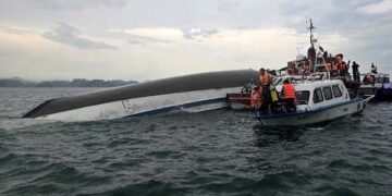 Naufragó barco turístico en Vietnam: 38 personas murieron