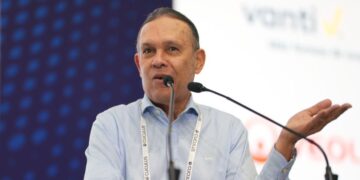 Corte Suprema abrió investigación preliminar contra Efraín Cepeda por supuesta manipulación en votación de la consulta popular