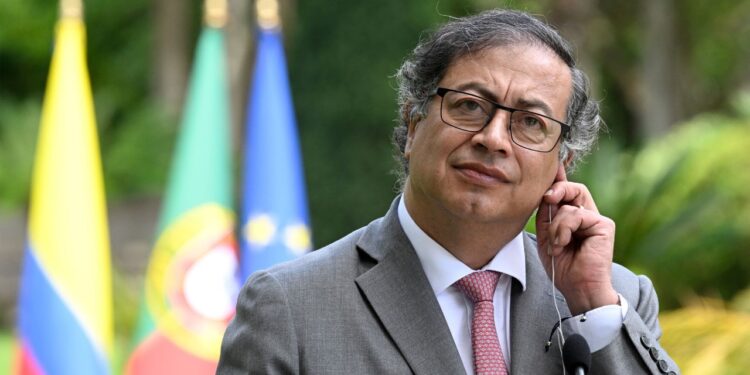 Gobierno colombiano presenta borrador para convocar una Asamblea Nacional Constituyente: así sería el proceso