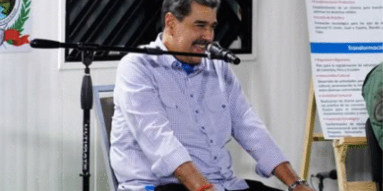 Maduro dice que se defenderá con “armamento pesado”, en respuesta de despliegue militar de EE.UU.