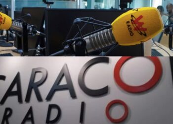 Caracol y W Radio, en grave crisis: salen 80 personas, anuncian fusión de programas