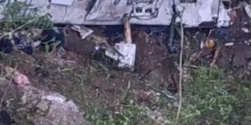 Tristeza en Antioquia y Colombia: mueren 17 personas al caer a abismo un bus con estudiantes