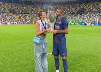 Familia colombiana denuncia a famoso futbolista francés