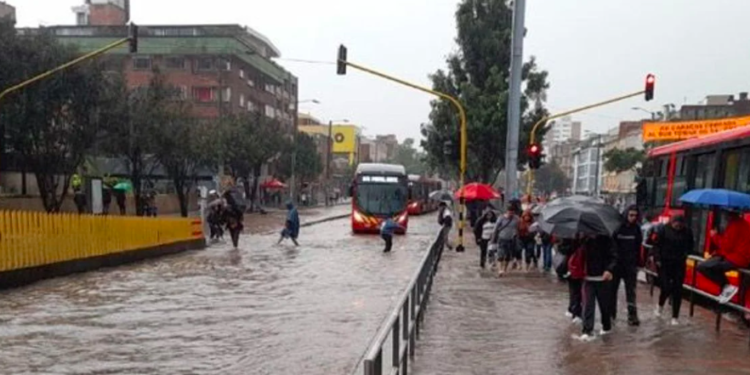 Fuerte granizada generó caos en algunos sectores de Bogotá