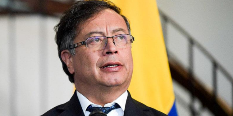 Contraloría confirma contratación