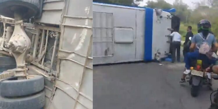Buseta de se volcó en el norte de Bucaramanga y deja varios heridos leves
