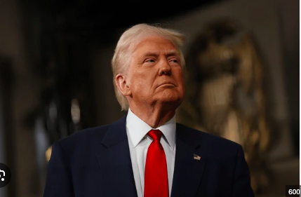 Donald Trump pide a la OTAN ayuda para resolver crisis en el estrecho de Ormuz