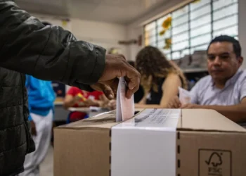 Denuncian robo de computadores con información electoral en Corferias y solicitan reconteo
